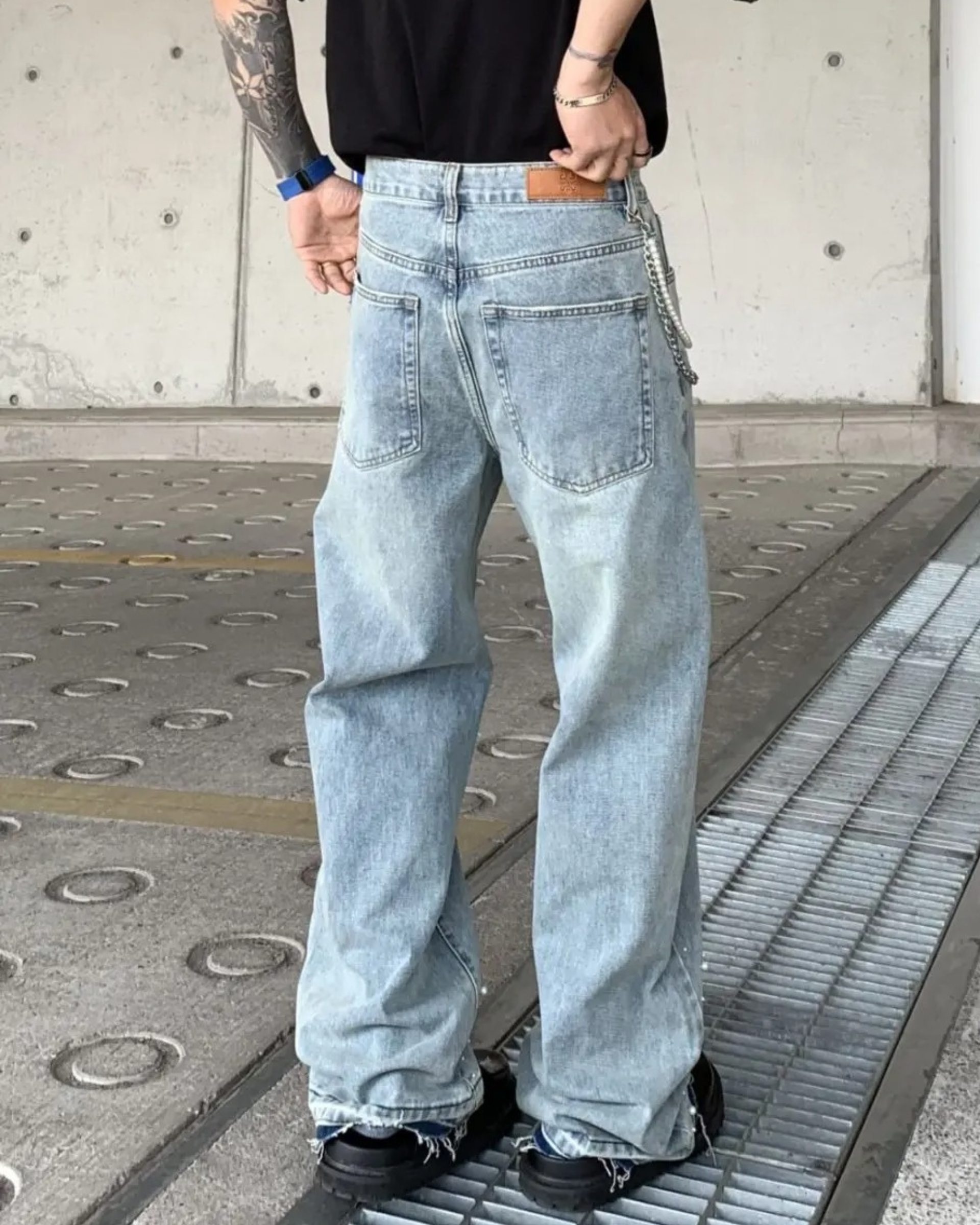 Midnight-Drop Jeans