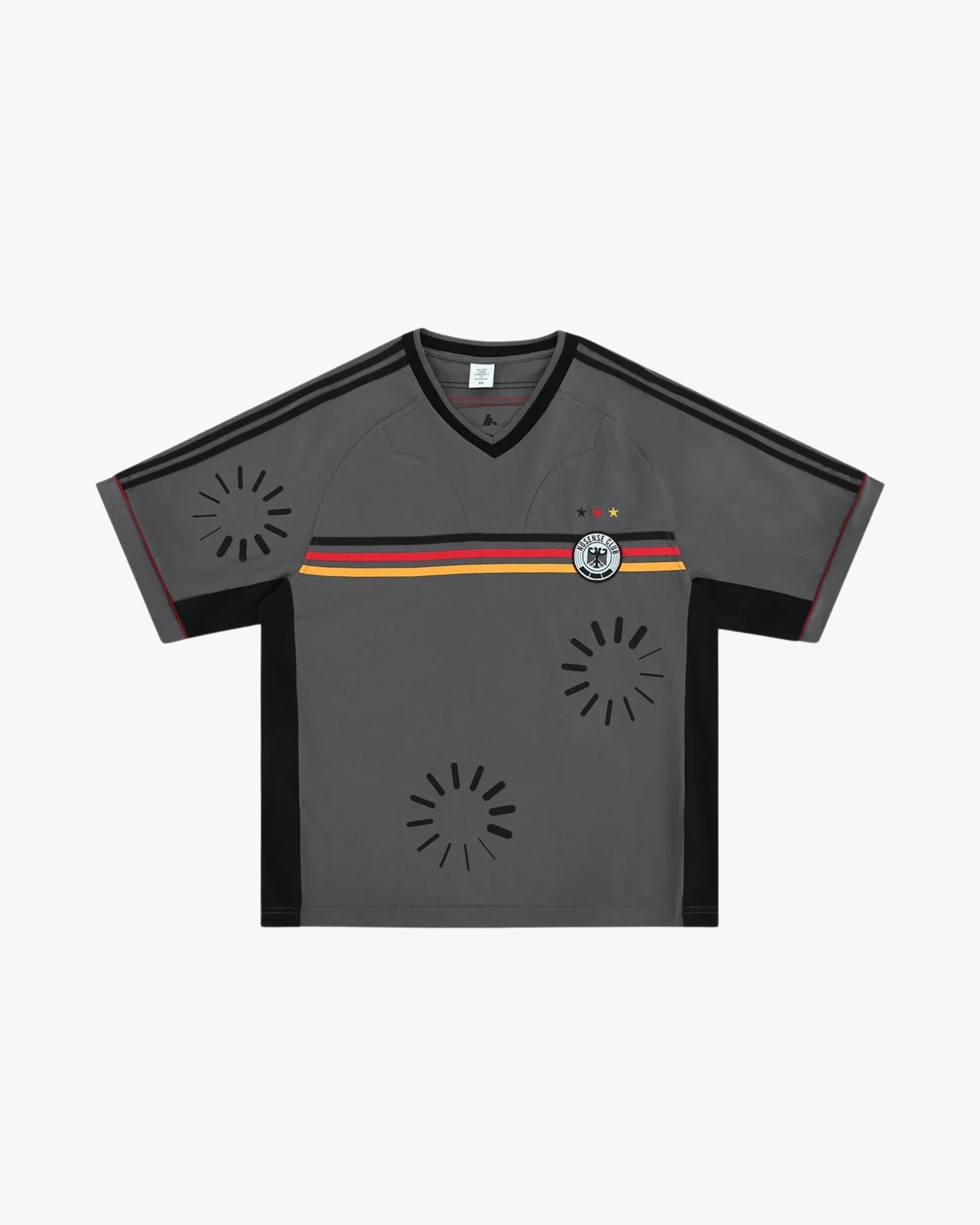 tshirt-over-black-white-man-streetwear-sport