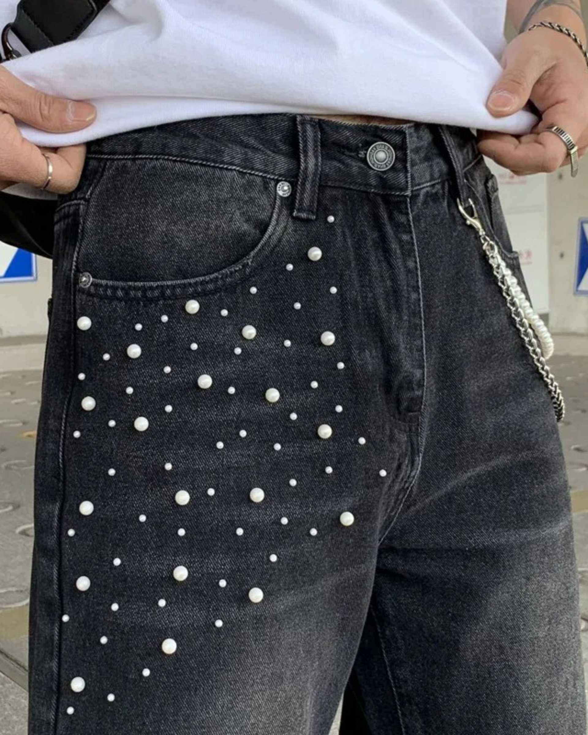 Midnight-Drop Jeans